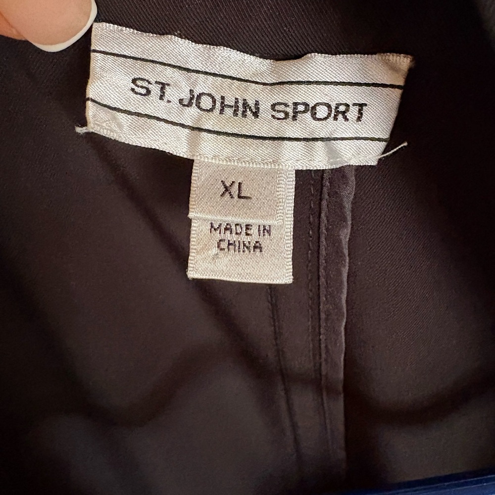 Stylish Black Utility Jacket - image 5